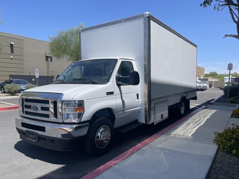 Magnum-Mobile-26ft-Mobile-Contractor-Office-Professional-Series-Front-DS-Angle-Exterior-9