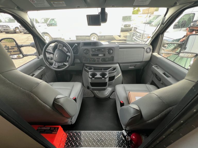 Magnum-Mobile-26ft-Mobile-Job-Center-Professional-Series-Cab-8